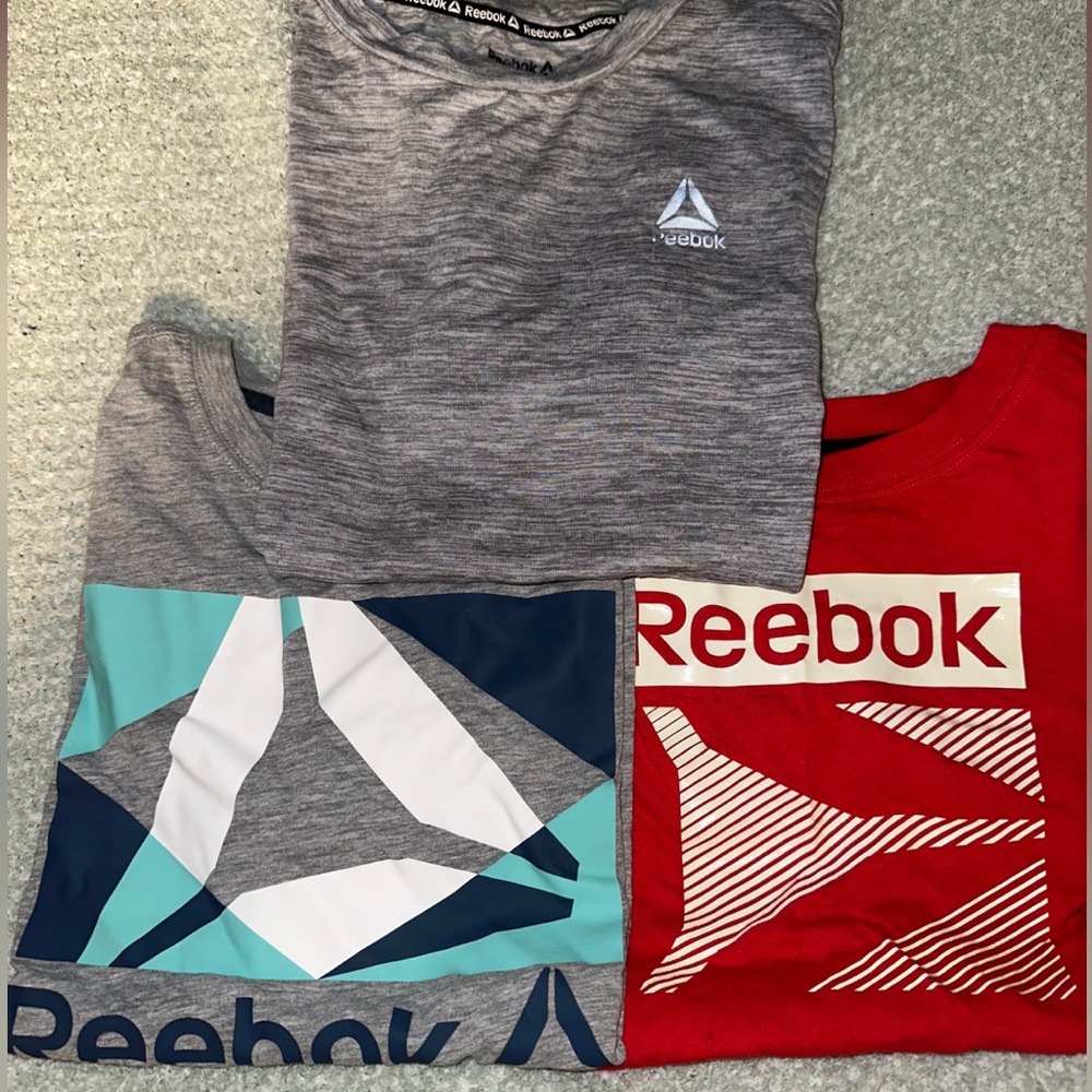 Reebok T-Shirt Set in Gray, Red, and Blue